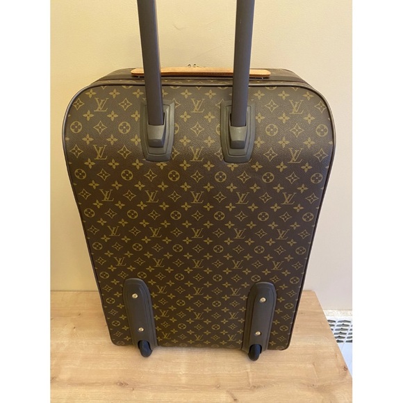 Authentic Louis Vuitton pegase 70 monogram - Picture 7 of 9